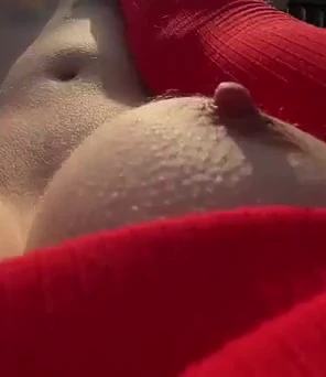 【動画】リアルにメロンみたいなおっぱいが見つかる
