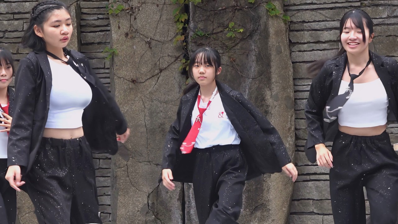 【画像】祭りでダンスを披露するJCの躍動感あふれるお○ぱい