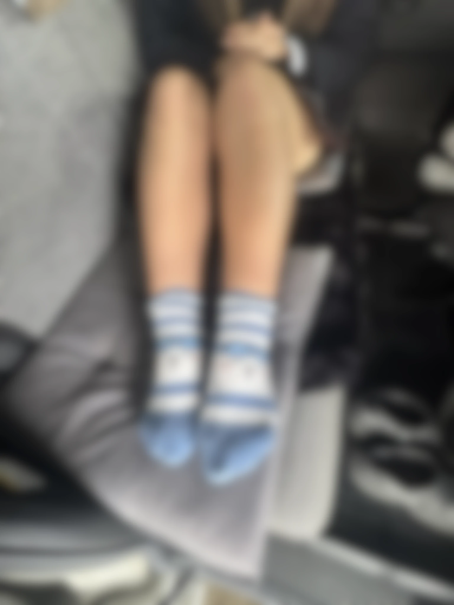 【画像】JKに足の裏を見せてもらった